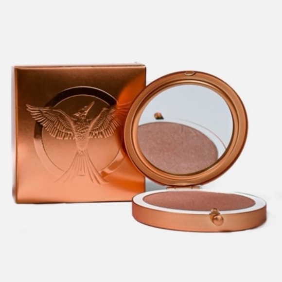 Storybook Cosmetics World Of Hunger Games Pressed Powder Compact-Revolution - Picture 4 of 5